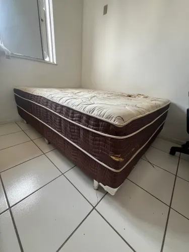 Cama de casal box conjugada