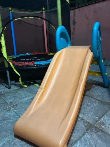 Vendo Escorregador Infantil - Ótimo estado