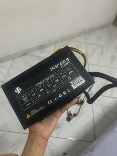 Fonte ATX Tronos 750W TRS/7400-B para PC Desktop