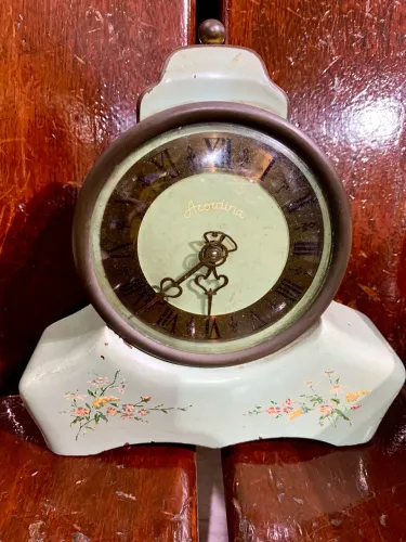 Relógio de mesa