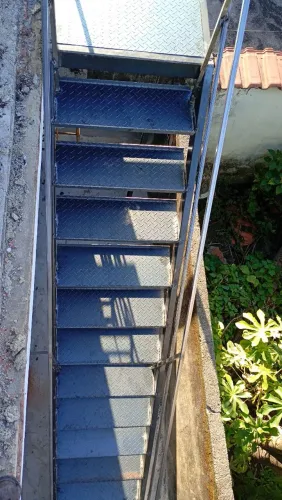 Escadas retas,caracol etc...aceito cartão até 6xcm acrecimo