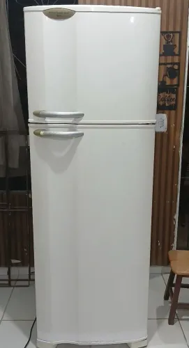 Geladeira Eletrolux 410 litros. Gelo seco toda economica unica dona nunca foi mexida