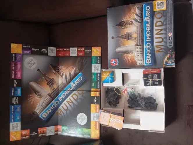 Jogo de tabuleiro- banco imobiliário