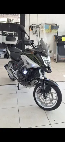 Vendo nc 750x em excelente estado