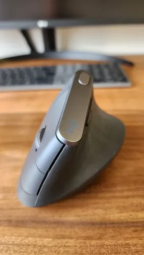 Mouse Ergonômico Logitech MX