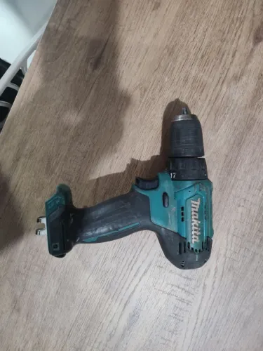 Parafusadeira makita funcionando+sem bateria