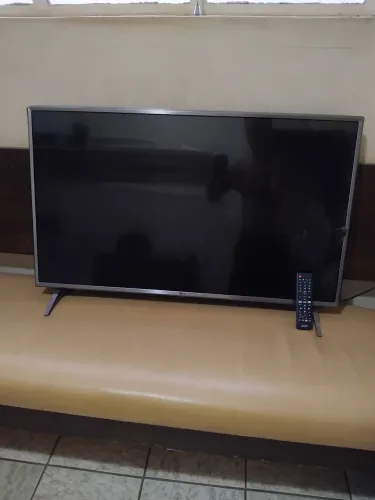 Vendo Smart TV LG 43" Tela quebrada