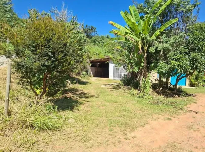 Linda Casa ampla rodeada na natureza 