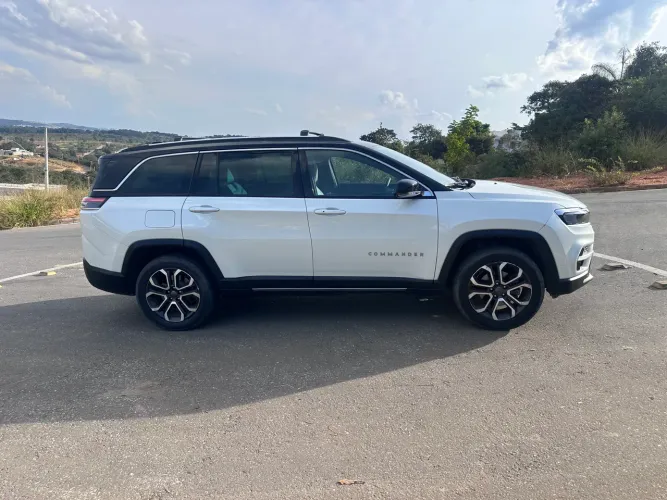Jeep Commander Limited T270 1.3 TB Flex AUT 2022