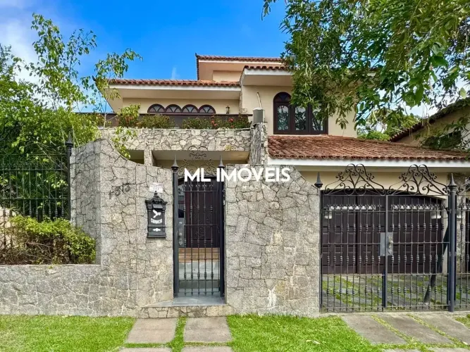 CASA DE ALTO PADRÃO NA CANCELA PRETA COM 450m² DE TERRENO!