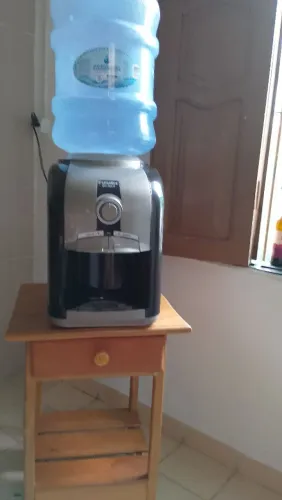 Bebedouro de mesa Esmaltec semi-novo 