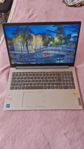 Vendo notebook Lenovo IdeaPad 1i Celeron 4GB DE RAM