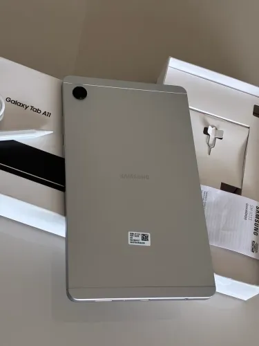 Vendo Tablet Samsung A11 | 64G - Prata (Semi novo)