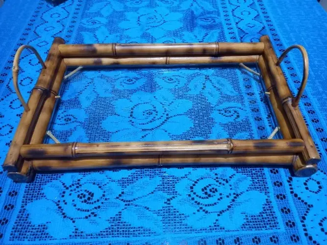 Bandeja de Bambu com vidro, extremamente firme, café na cama.