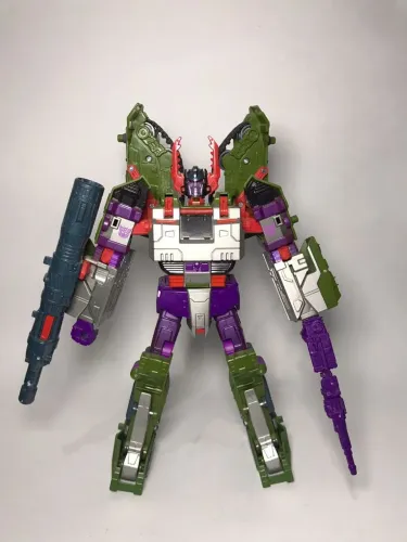Transformers Combiner Wars ARMADA MEGATRON Leader Tank