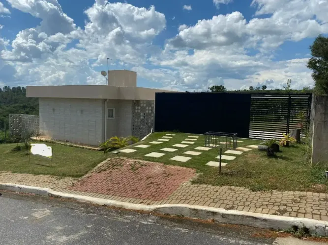 Casa  em Confins no Condomínio Gran Royalle