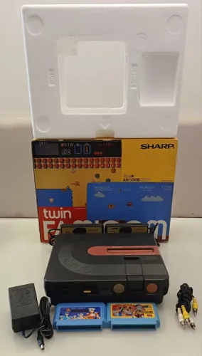 Sharp Twin Famicom An-500b + Cavaleiros do Zodiaco 1 e 2 - Na Caixa, Berço - Revisado 100%