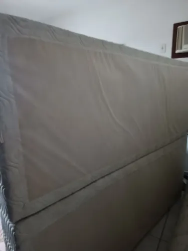 Cama box Queen bem cuidada
