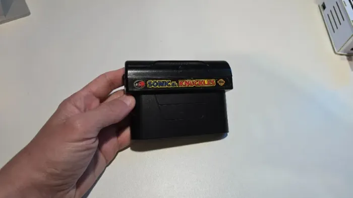 Cartucho Sonic & Knuckles original Mega Drive/Genesis com tampa em ótimo estado