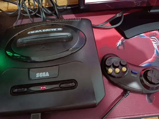 Mega Drive com 10 jogos na memória - TecToy