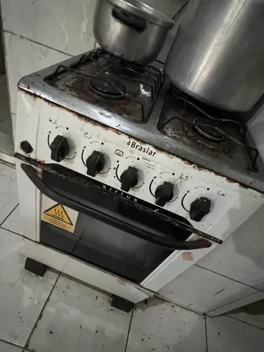 Fogão um pouco enferrujado 100$
