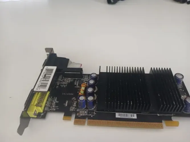 Placa de Vídeo GeForce 7100 GS Vga/Dvi