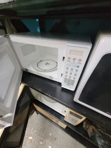 Forno micro-ondas. Vários tipos usado. 