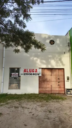 Galpão/Depósito/Armazém para aluguel tem 42 metros quadrados