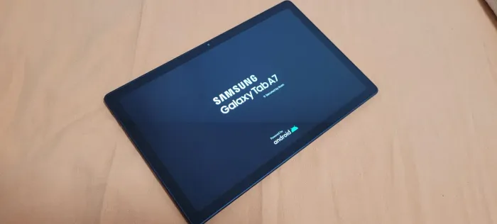Galaxy Tab A7 e celular POCO Xiaomi