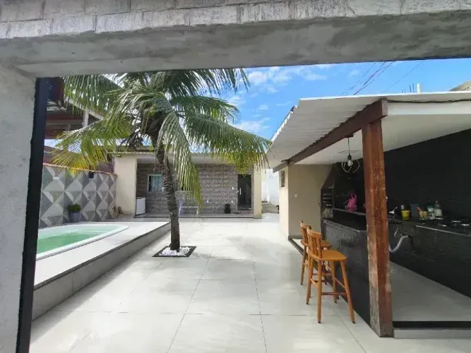 CASA COM 2 QUARTOS EM SANTA CRUZ