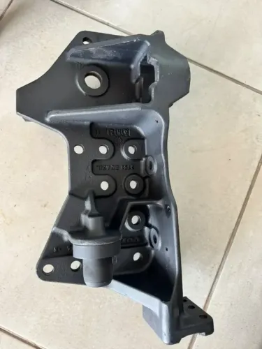 Suporte Frontal Chassis L Esquerdo Volvo FH Classico 20428256