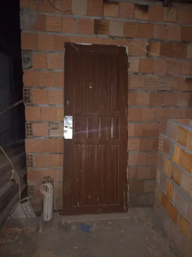 Duas portas semi novas