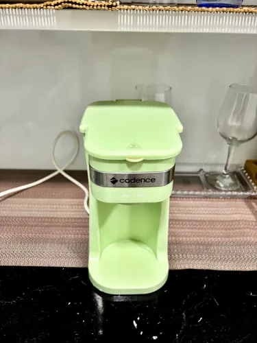 Cafeteira Elétrica Cadence R$ 100 