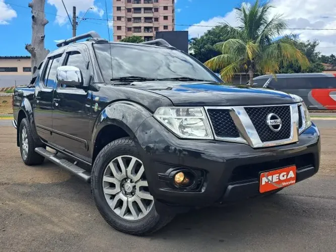 Nissan Frontier SL CD 4X4 2.5tb Diesel AUT 2013