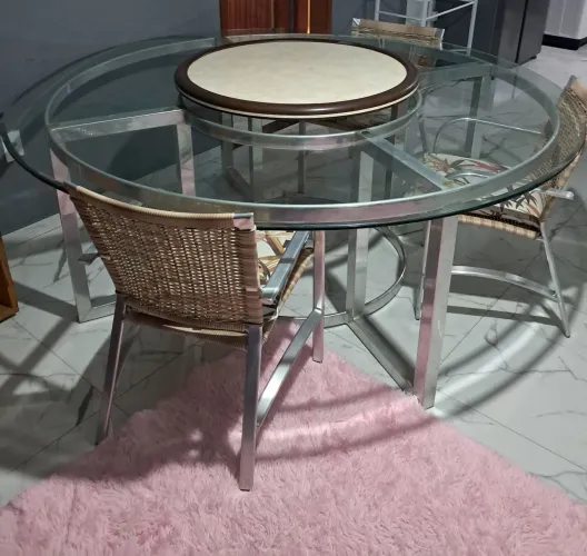 Mesa de 2 metros e 8 cadeiras de alumínio