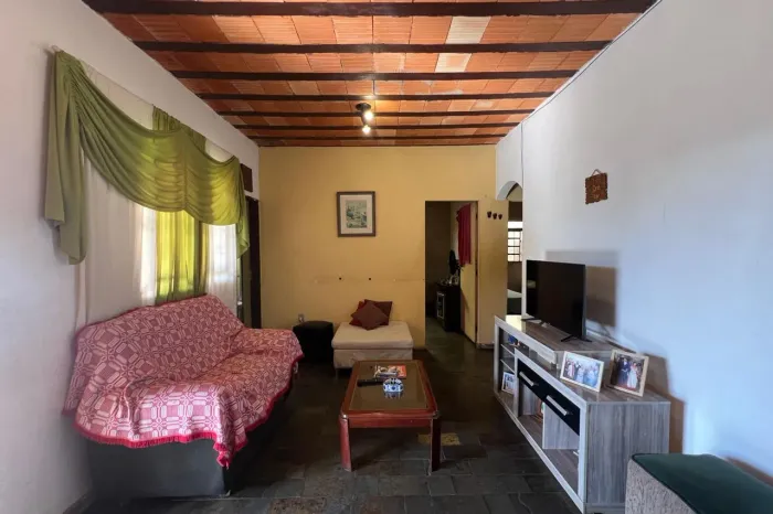 Casa à Venda - Nacional, 4 Quartos, 100 m2