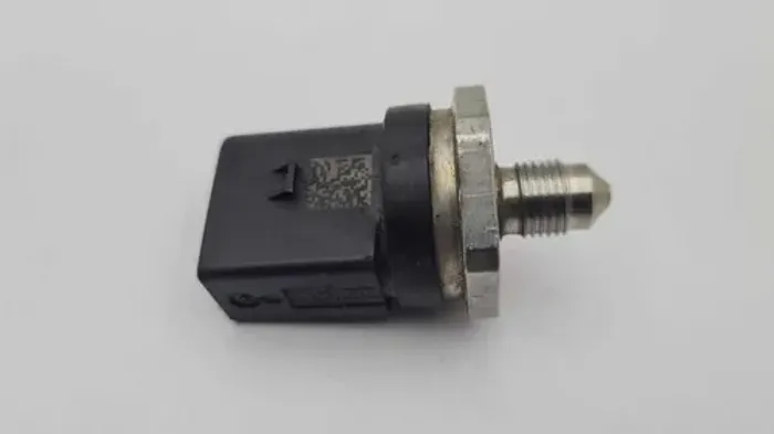 Sensor Pressão De Combustível Bmw 535 2010 026545072