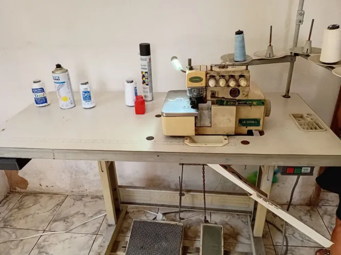 Vende-se máquina interlock