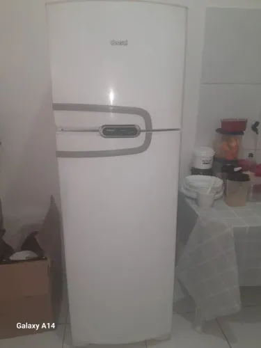 Vende-se geladeira