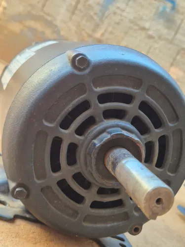 Motor trifásico