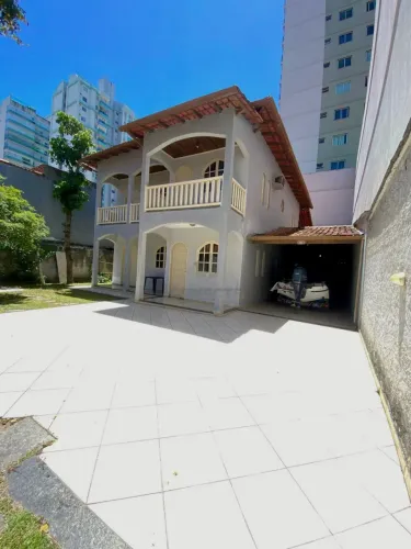 Casa duplex 2 quadras do mar da Praia de Itaparica, Vila Velha-4 quartos, suítes