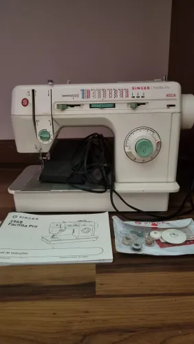 Máquina de costura singer facilita pro 2968