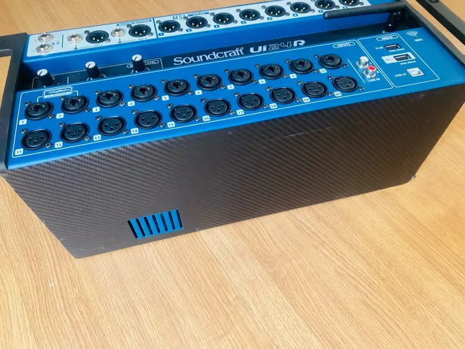 Mesa de som soudcraft UI24