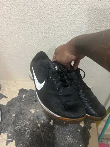 Vendo da Nike Sosaite bem nova