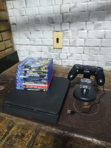 Ps4 usado com jogos, carregador e hd externo 1T