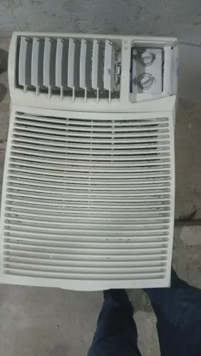 Ar condicionado (Com defeito ) para quem trabalha com ar condicionado