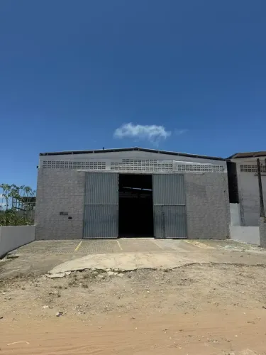 Imóvel para aluguel possui 375 metros quadrados em Renascer - Cabedelo - PB