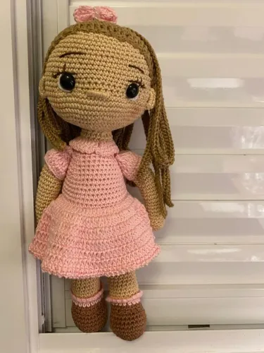 LINDA BONECA DE AMIGURUMI