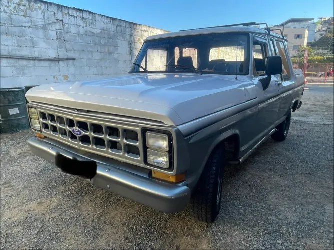Ford F-75 4X2 2.6 V12 1976