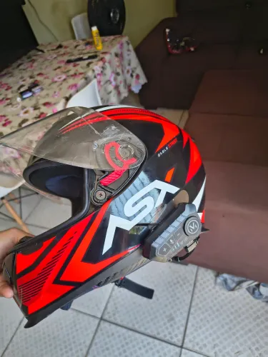 Capacete top